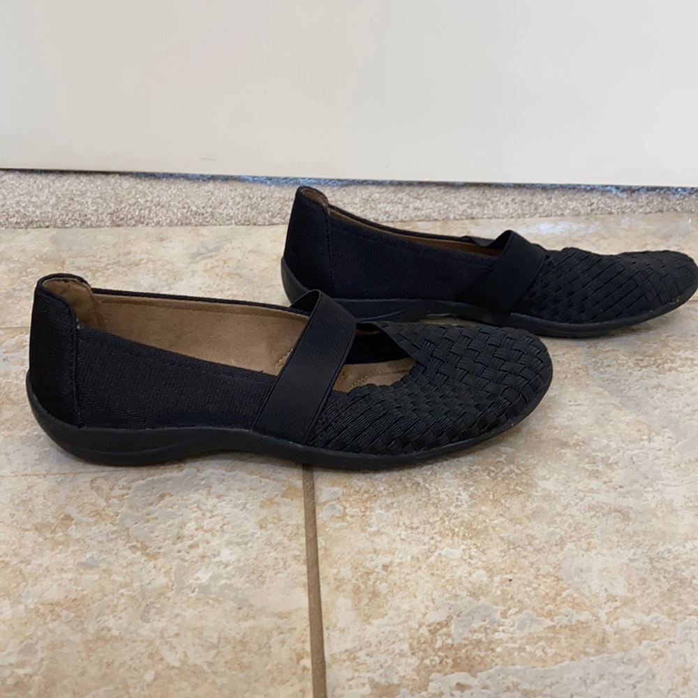 Naturalizer black shoes